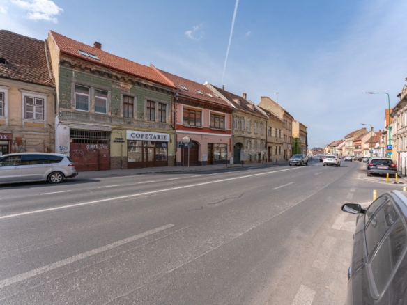Clădire de vânzare în Brașovul Vechi | 16 camere | Potențial de dezvoltare
