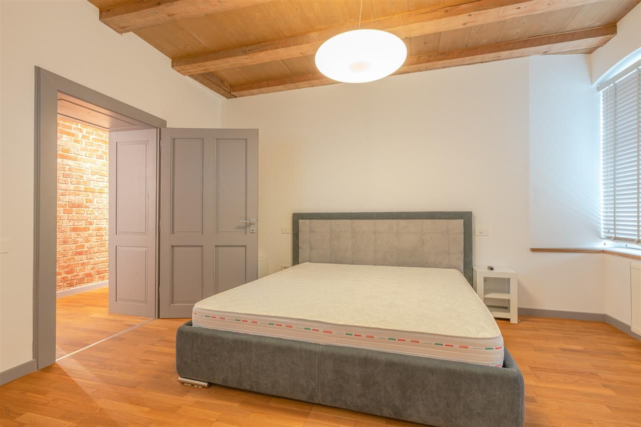 clean_rebs_title(Locuință de 71 mp renovată integral și complet utilată, în casă)