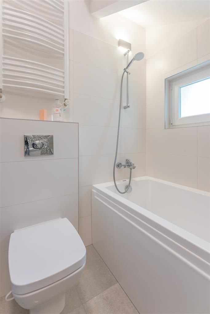 clean_rebs_title(Locuință de 71 mp renovată integral și complet utilată, în casă)
