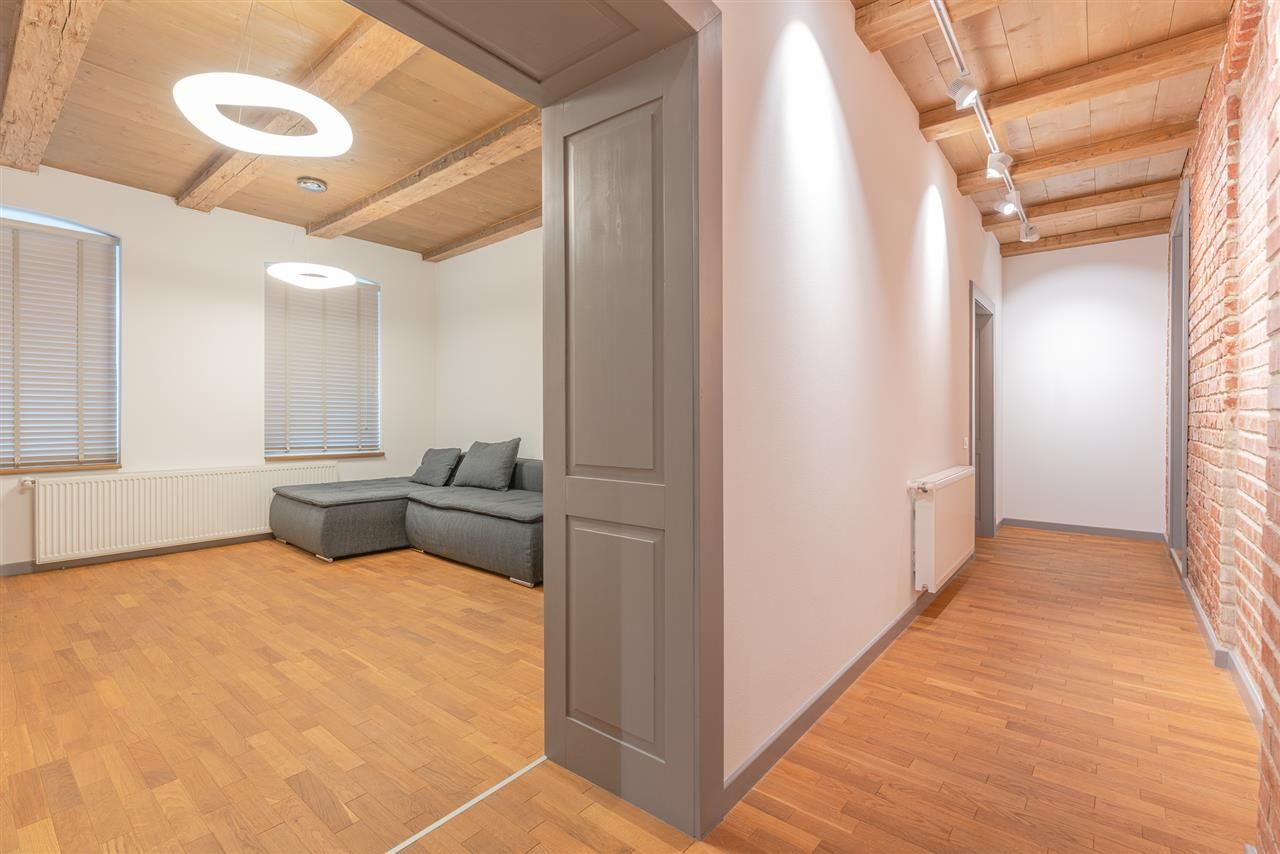 clean_rebs_title(Locuință de 71 mp renovată integral și complet utilată, în casă)