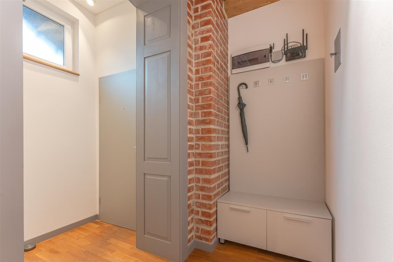clean_rebs_title(Locuință de 71 mp renovată integral și complet utilată, în casă)