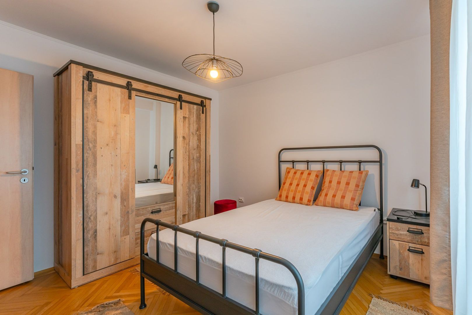 Apartament Decomandat Griviței | 70 mp | Etaj 1 | Boxă + Parcare