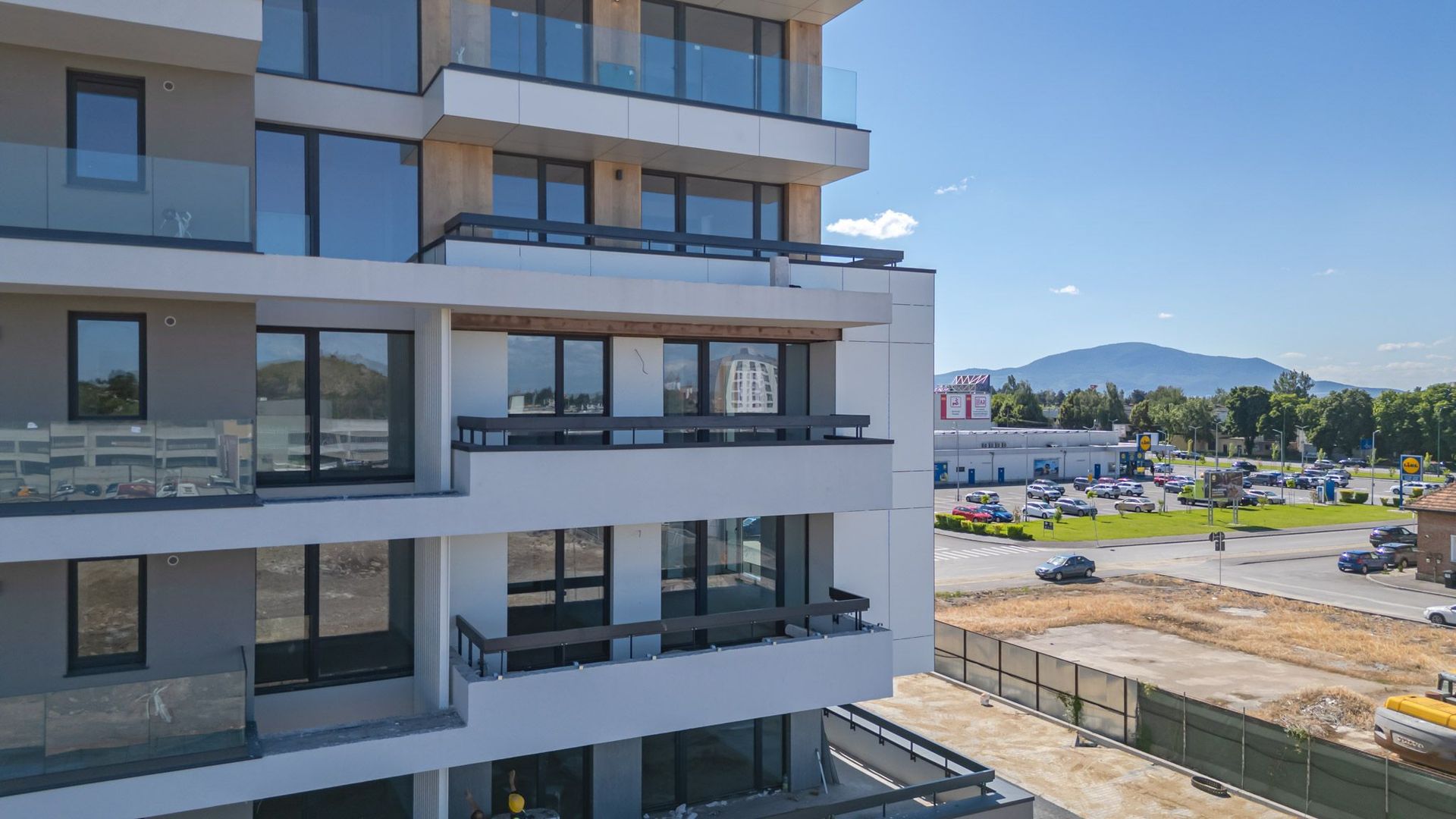 Apartament modern cu 2 camere și balcon generos | Zona Bartolomeu