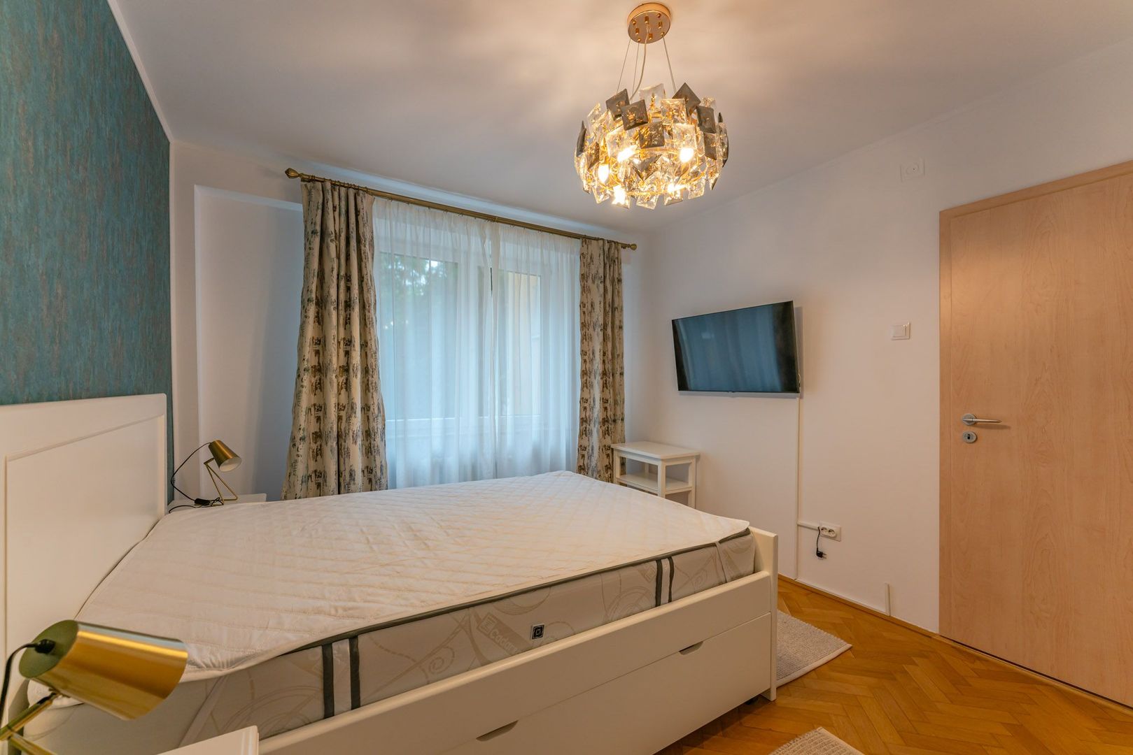 Apartament Decomandat Griviței | 70 mp | Etaj 1 | Boxă + Parcare