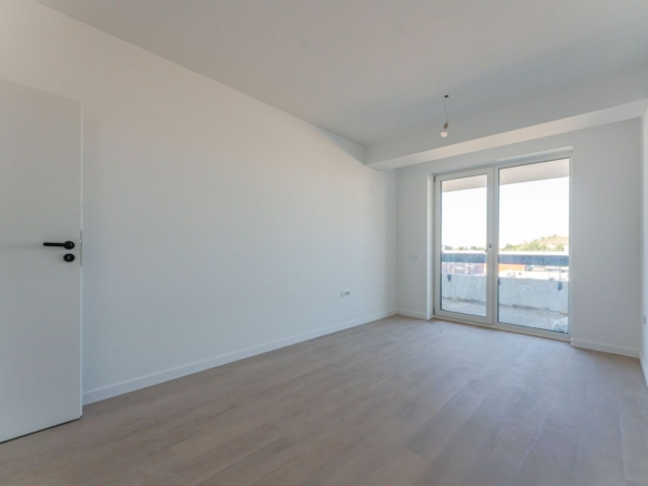 Apartament modern cu 2 camere și balcon generos | Zona Bartolomeu