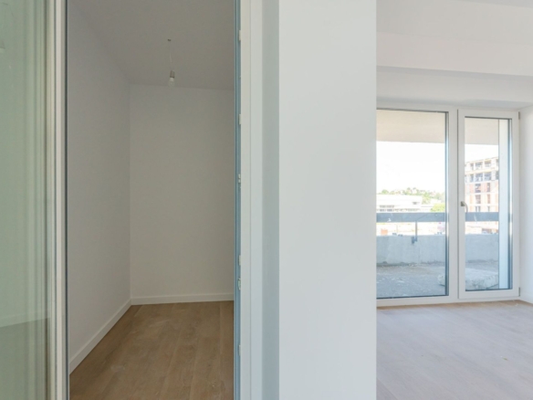 Apartament modern cu 2 camere și balcon generos | Zona Bartolomeu