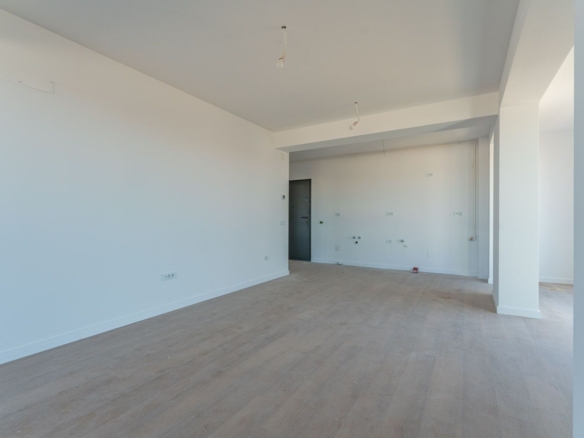 Apartament modern cu 2 camere și balcon generos | Zona Bartolomeu