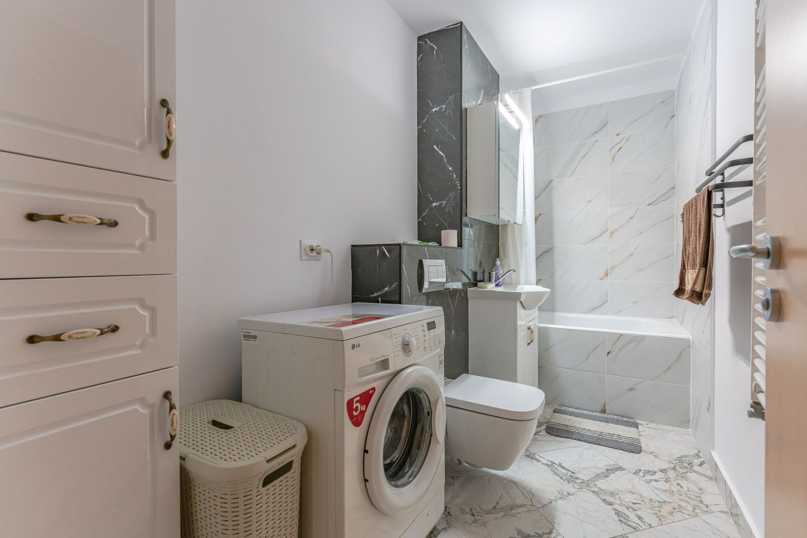 Apartament Decomandat Griviței | 70 mp | Etaj 1 | Boxă + Parcare