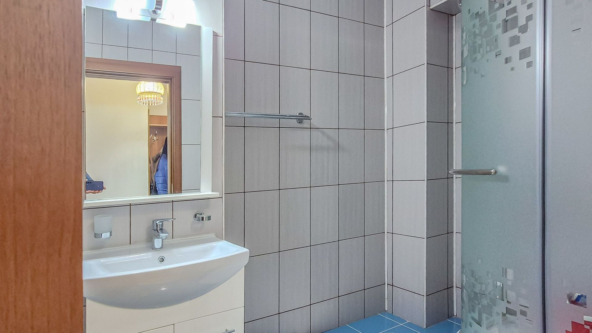 Apartament Spațios de 2 Camere | Zona Răcădău | 2 Băi | Loc de Parcare