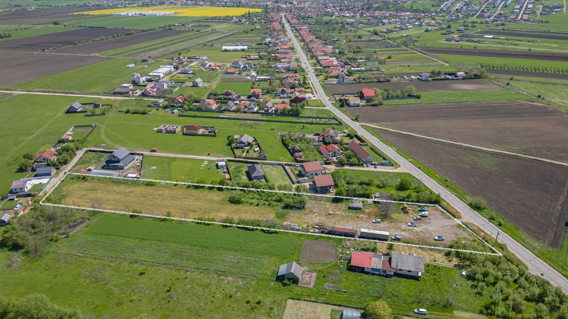 Teren intravilan Bod | Front 46 m la Asfalt | Utilități pe/lângă Teren