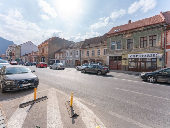 Clădire de vânzare în Brașovul Vechi | 16 camere | Potențial de dezvoltare