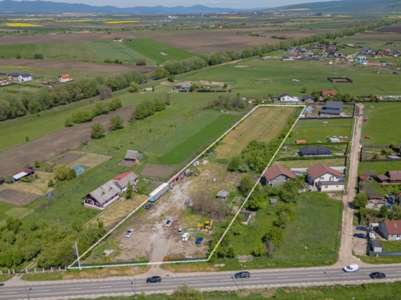 Teren intravilan Bod | Front 46 m la Asfalt | Utilități pe/lângă Teren