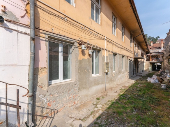 Clădire de vânzare în Brașovul Vechi | 16 camere | Potențial de dezvoltare