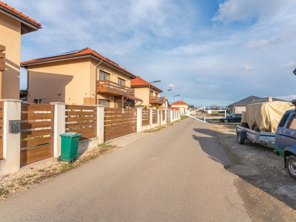 Teren Intravilan 533 mp, Brașov – Bartolomeu, acces stradă asfaltată