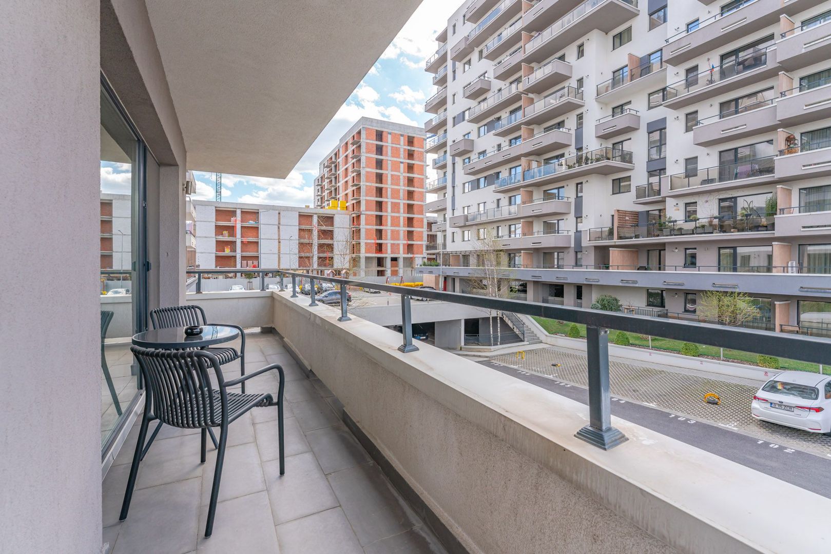 Apartament Alpha Arena: 62 mp utili + 28 mp terasă | Parcare inclusă