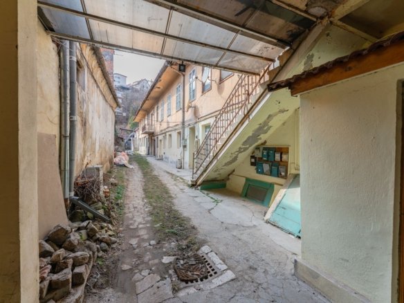 Clădire de vânzare în Brașovul Vechi | 16 camere | Potențial de dezvoltare