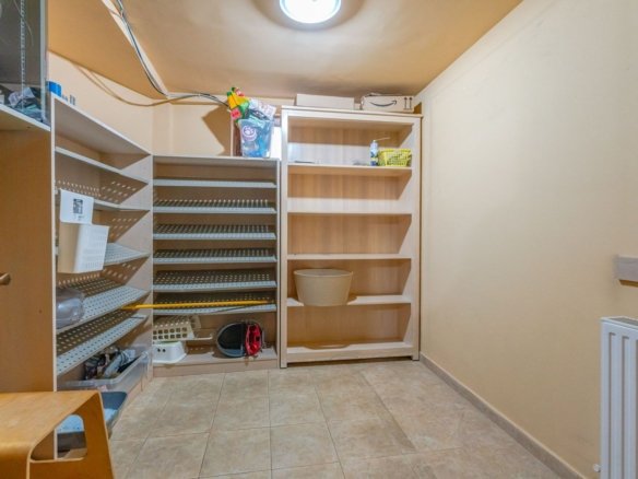 Casă individuală cu 7 camere lângă AFI Mall, ideală pentru birouri sau locuință