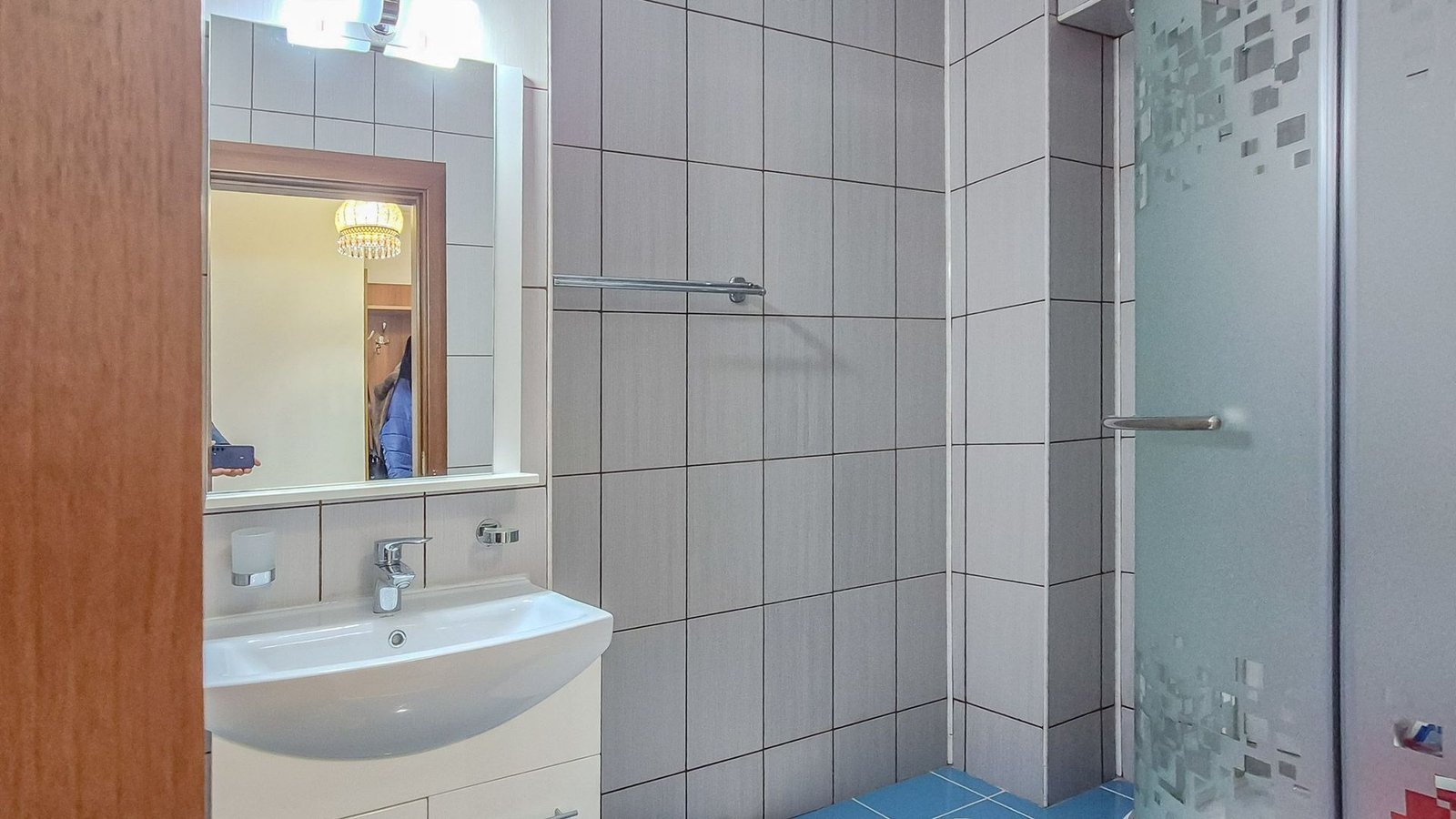 Apartament Spațios de 2 Camere | Zona Răcădău | 2 Băi | Loc de Parcare