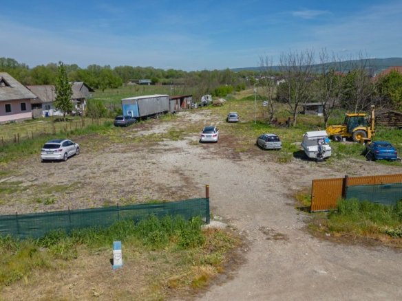 Teren intravilan Bod | Front 46 m la Asfalt | Utilități pe/lângă Teren