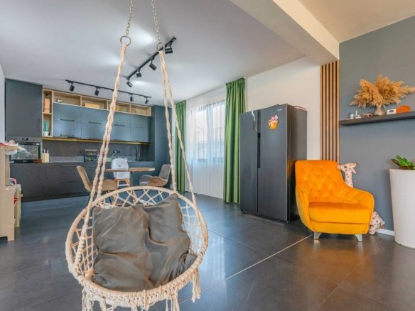 Casă 236 mp Sânpetru, zona Triaj | Teren 915 mp | Pompă Căldură + Panouri