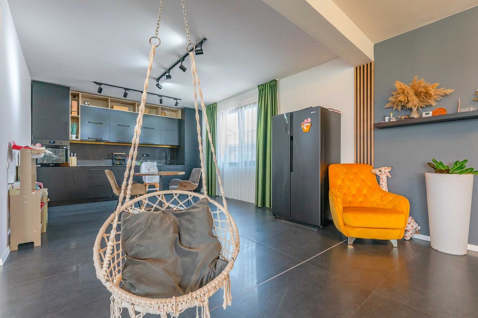 Casă 236 mp Sânpetru, zona Triaj | Teren 915 mp | Pompă Căldură + Panouri