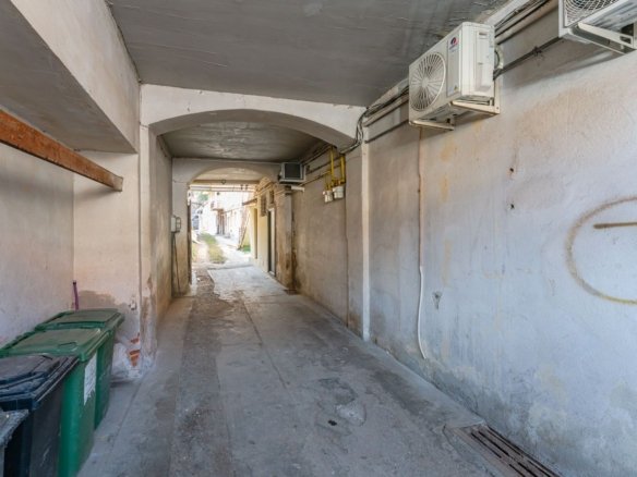 Clădire de vânzare în Brașovul Vechi | 16 camere | Potențial de dezvoltare