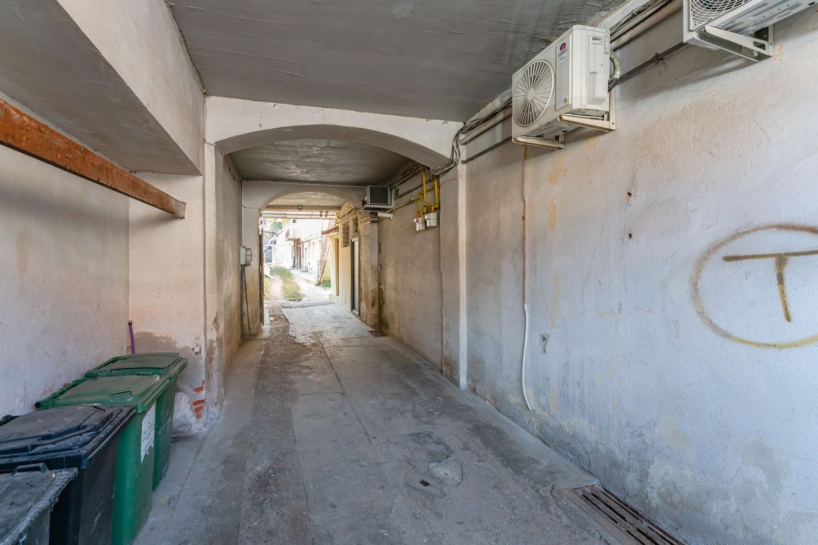Clădire de vânzare în Brașovul Vechi | 16 camere | Potențial de dezvoltare