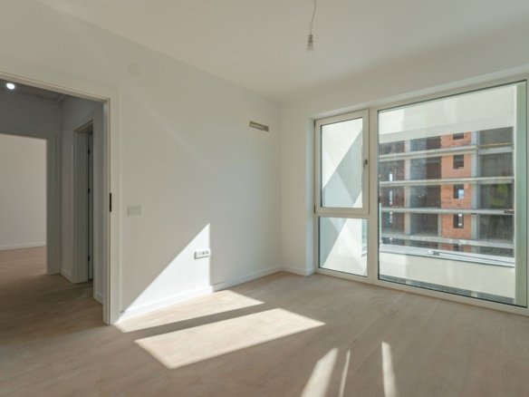 Apartament Decomandat | 53 mp utili + 10 mp balcon | Sala Polivalentă