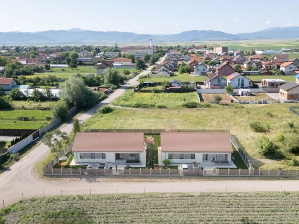 Case individuale Prejmer cu pompă de căldură și panouri fotovoltaice