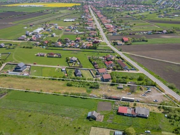 Teren intravilan Bod | Front 46 m la Asfalt | Utilități pe/lângă Teren