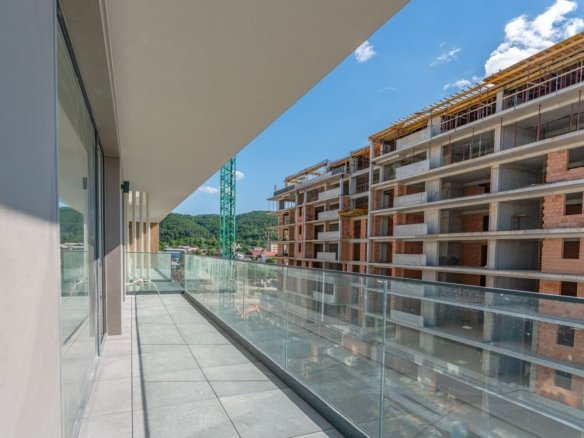 Apartament 2.5 Camere Sala Polivalentă | 59 mp Util + 18 mp Balcon