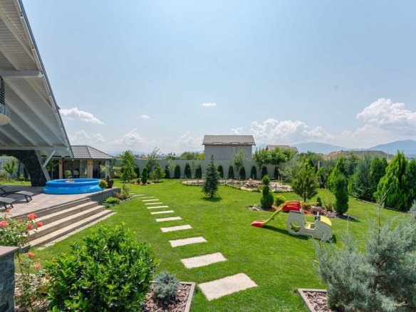 Casă 236 mp Sânpetru, zona Triaj | Teren 915 mp | Pompă Căldură + Panouri