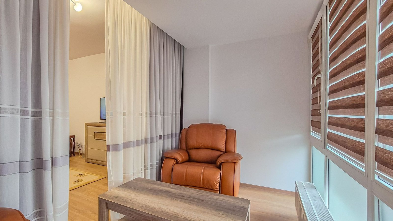 Apartament Spațios de 2 Camere | Zona Răcădău | 2 Băi | Loc de Parcare