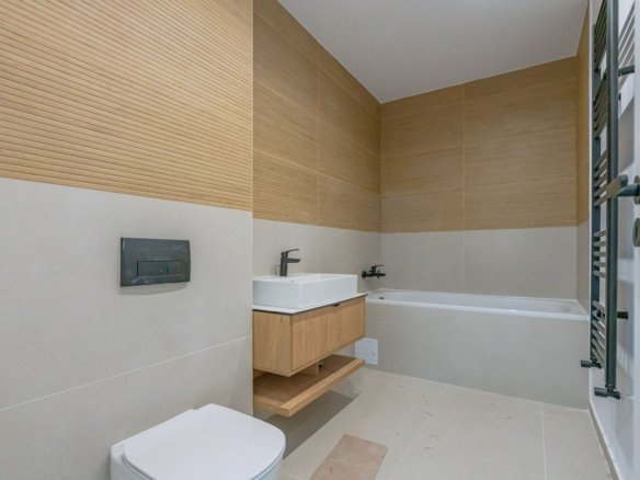 Apartament Decomandat | 53 mp utili + 10 mp balcon | Sala Polivalentă