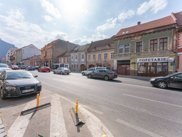 Clădire de vânzare în Brașovul Vechi | 16 camere | Potențial de dezvoltare