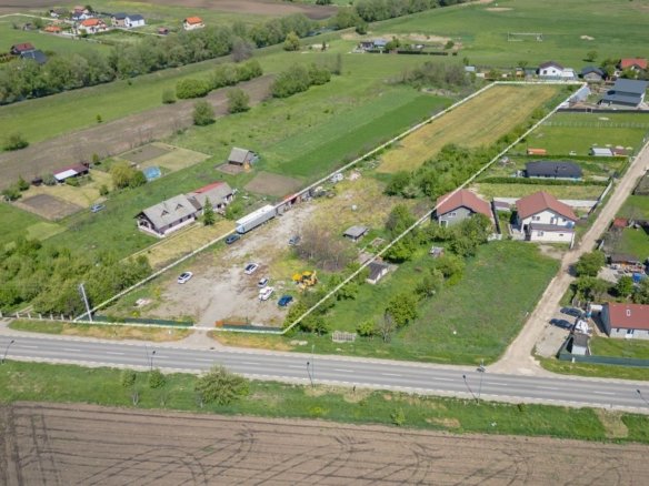 Teren intravilan Bod | Front 46 m la Asfalt | Utilități pe/lângă Teren