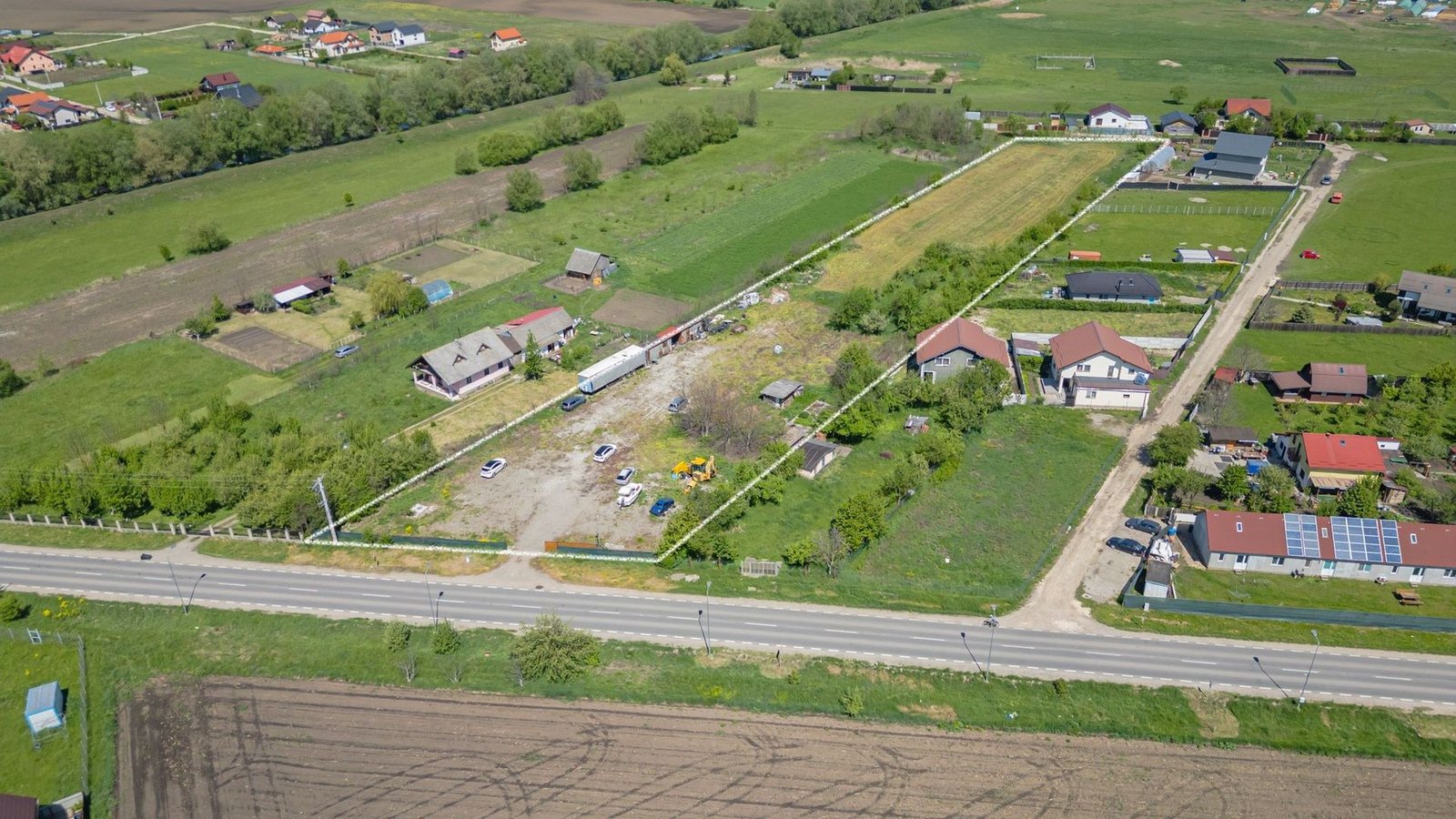 Teren intravilan Bod | Front 46 m la Asfalt | Utilități pe/lângă Teren