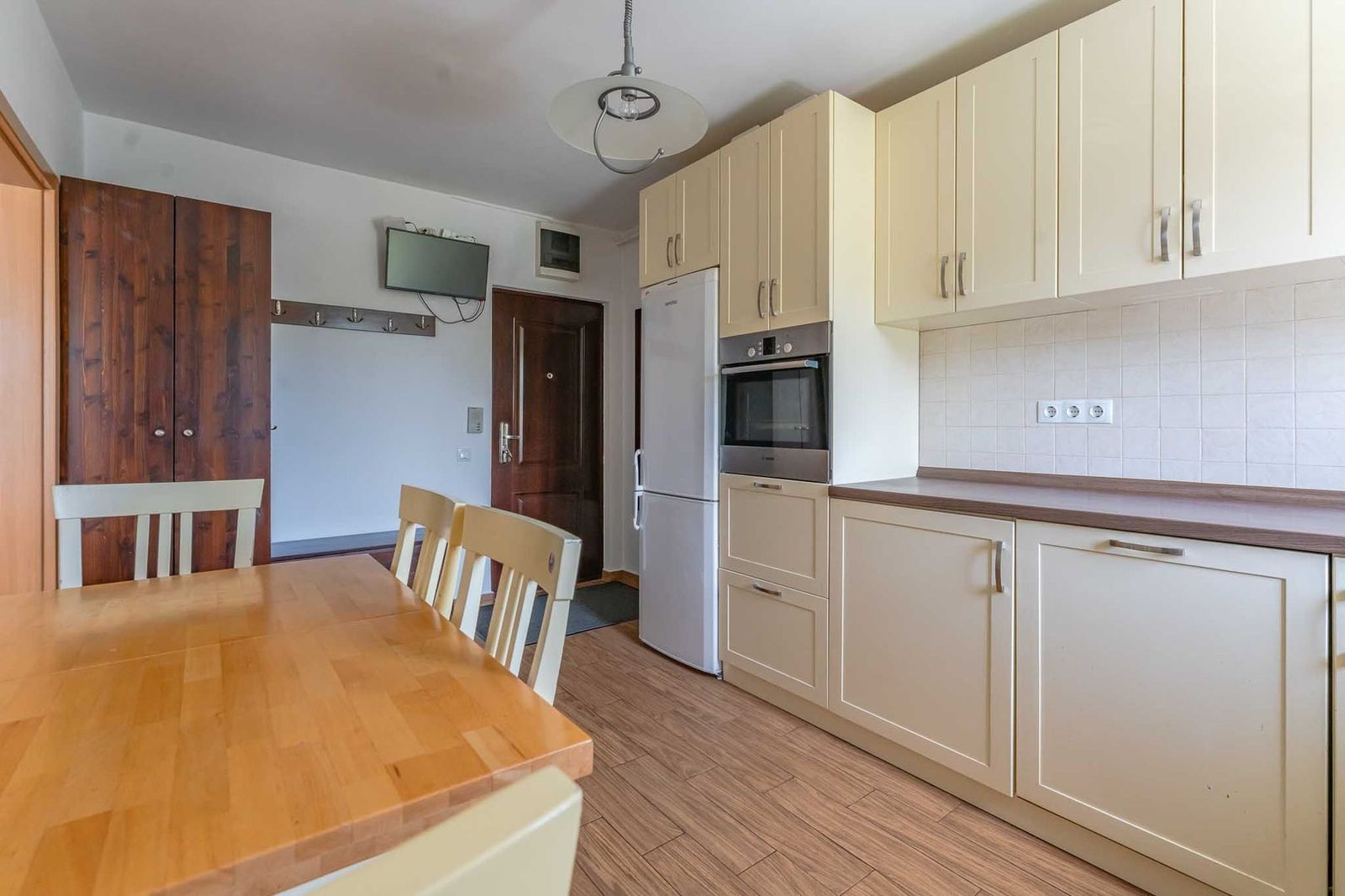 Apartament 2 Camere Astra | Mobilat-Utilat | Parcare | Etaj 2 din 4