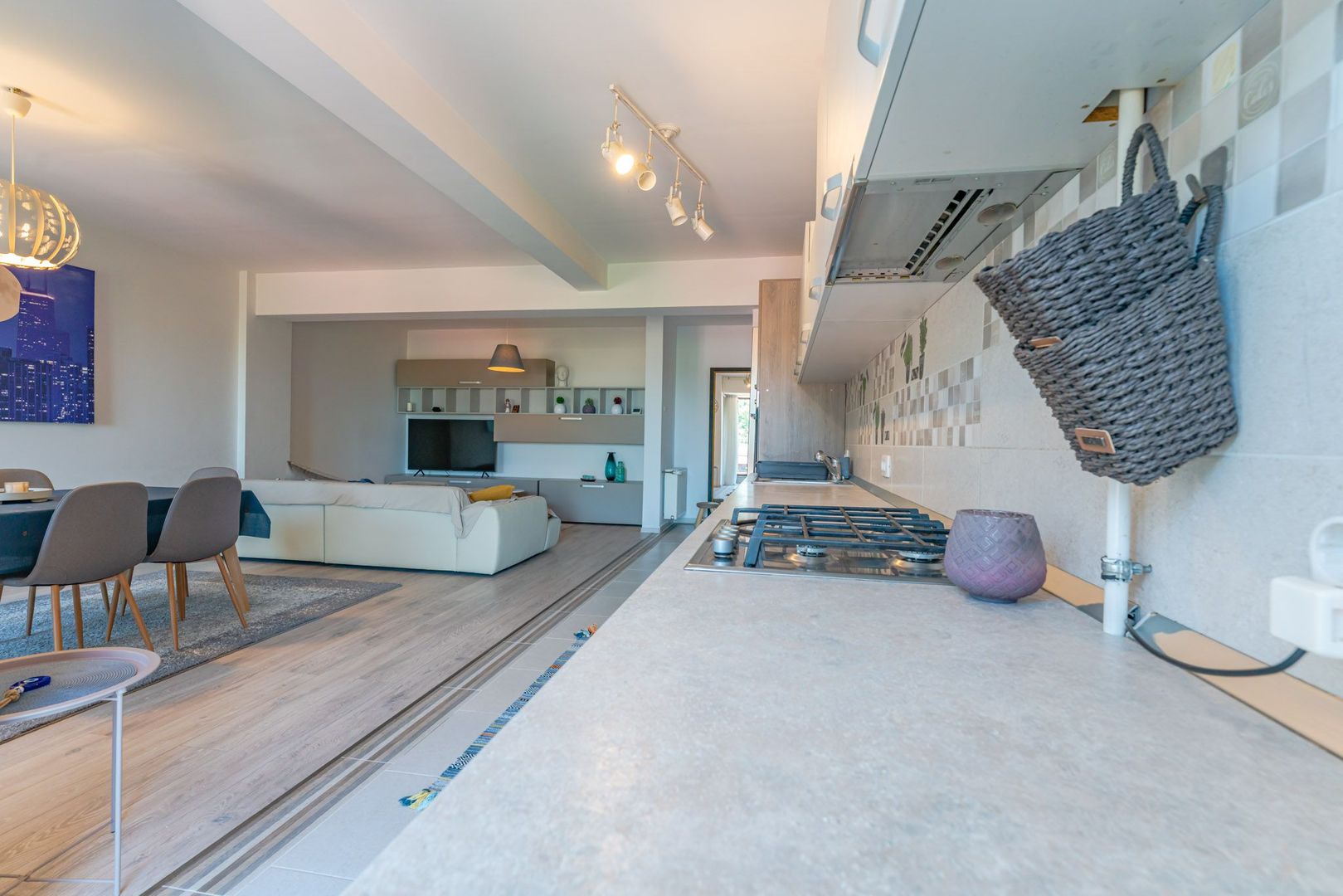 Apartament 114 mp Zona AFI | 2 Băi | Mobilat | Parcare interioară