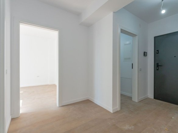 Apartament Decomandat | 53 mp utili + 10 mp balcon | Sala Polivalentă