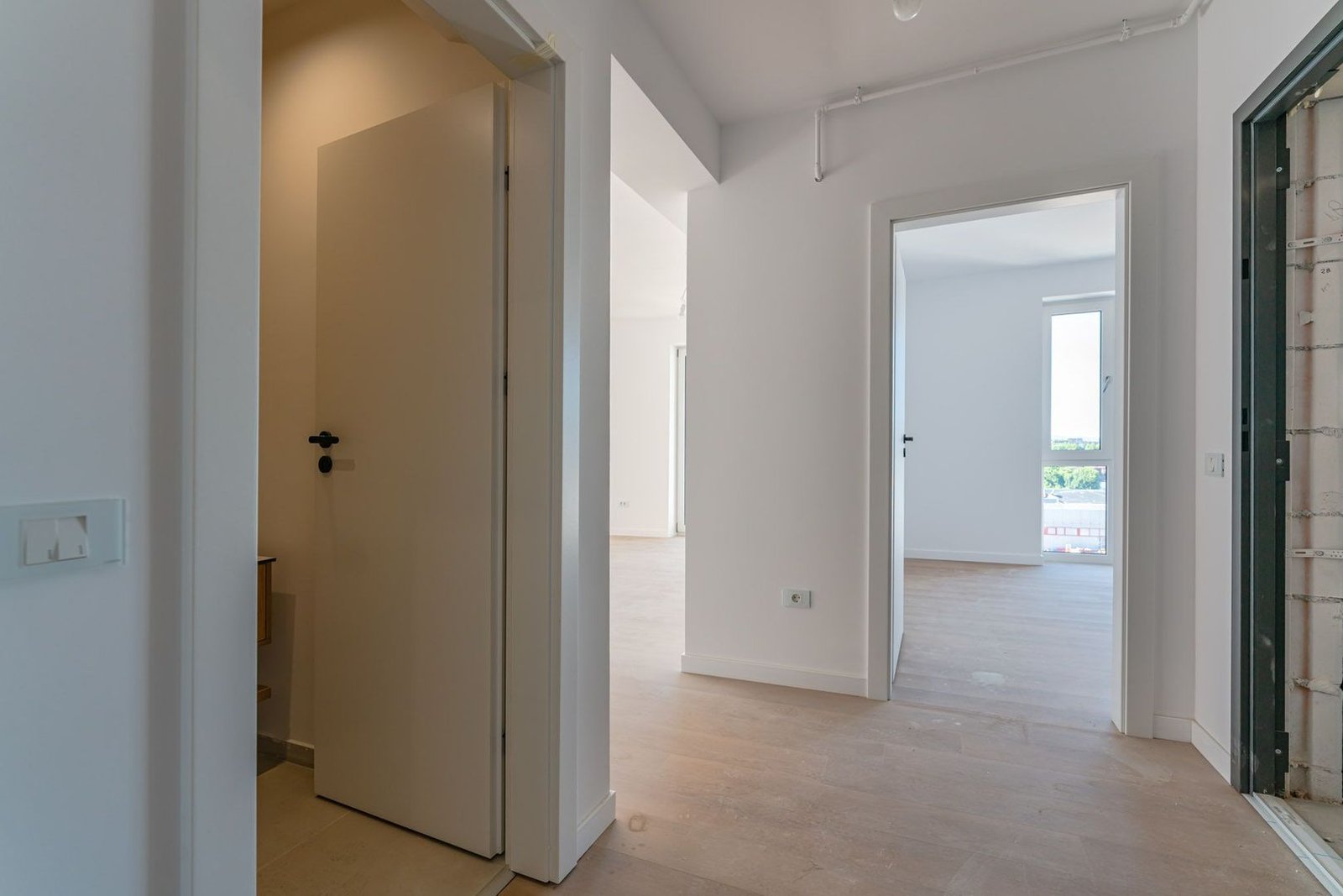 Apartament 2.5 Camere Sala Polivalentă | 59 mp Util + 18 mp Balcon