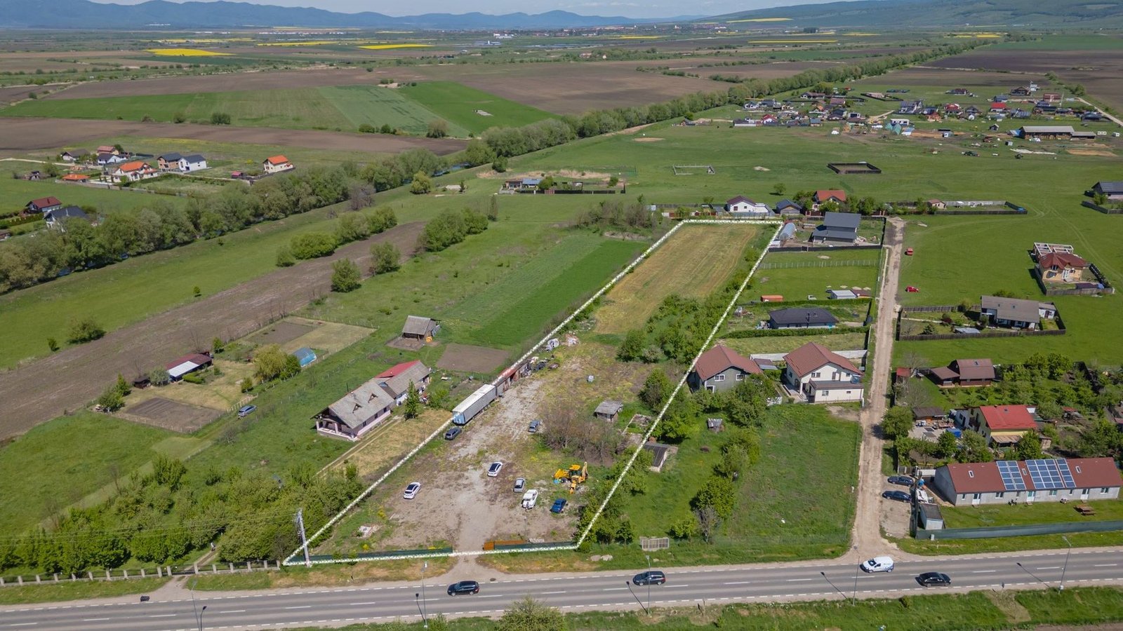 Teren intravilan Bod | Front 46 m la Asfalt | Utilități pe/lângă Teren