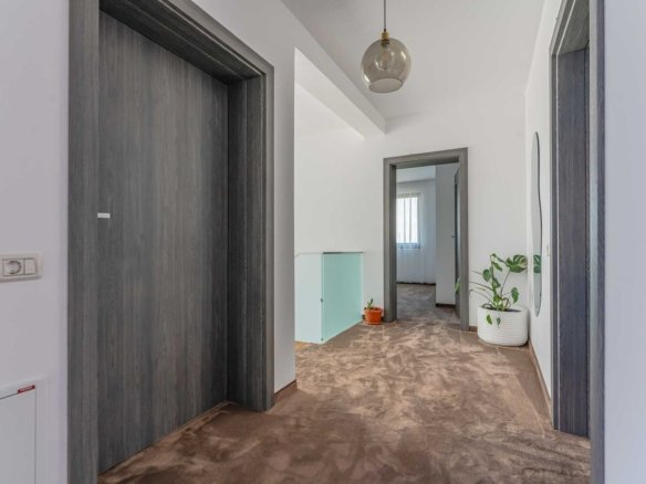 Casă 236 mp Sânpetru, zona Triaj | Teren 915 mp | Pompă Căldură + Panouri