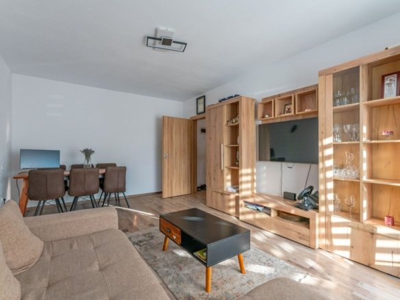 Apartament Sânpetru | 70 mp Suprafață Totală + Curte Proprie | Parcare