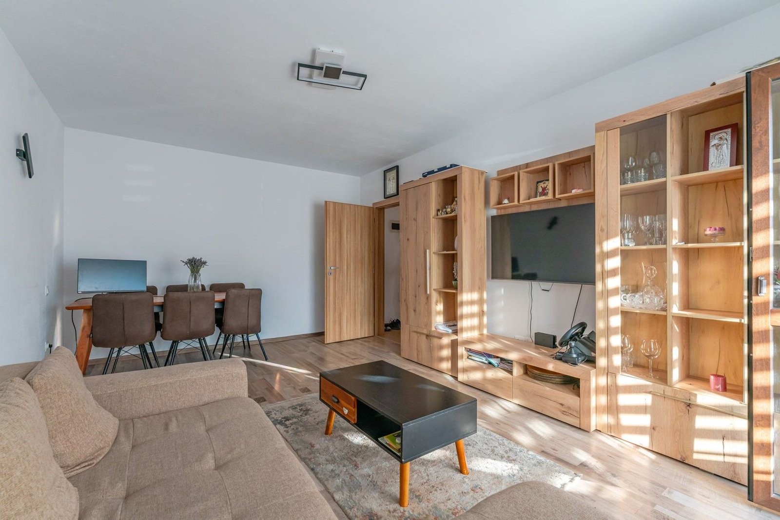 Apartament Sânpetru | 70 mp Suprafață Totală + Curte Proprie | Parcare
