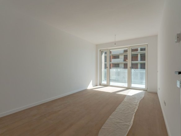Apartament Decomandat | 53 mp utili + 10 mp balcon | Sala Polivalentă
