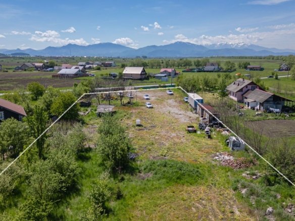 Teren intravilan Bod | Front 46 m la Asfalt | Utilități pe/lângă Teren
