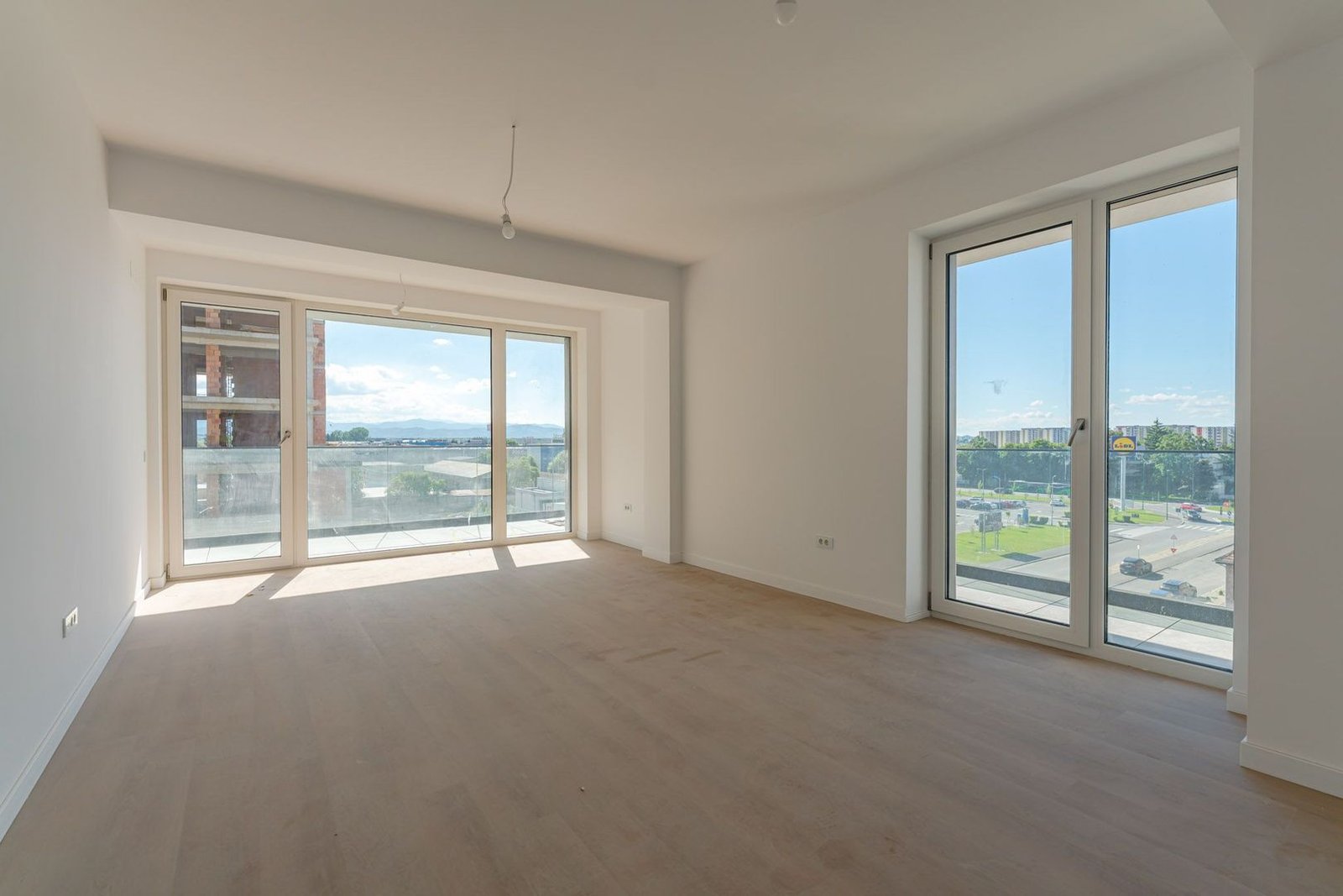 Apartament 2.5 Camere Sala Polivalentă | 59 mp Util + 18 mp Balcon