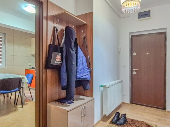 Apartament Spațios de 2 Camere | Zona Răcădău | 2 Băi | Loc de Parcare