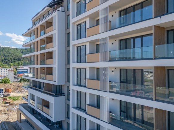 Apartament Decomandat | 53 mp utili + 10 mp balcon | Sala Polivalentă